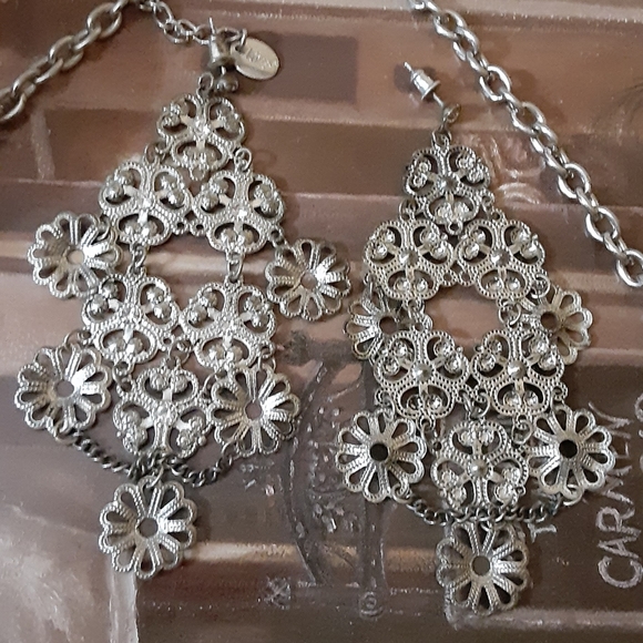 Silver Bib Necklace, Earrings and Bracelet - Picture 4 of 6